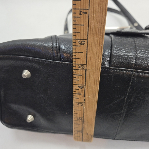 Kenneth Cole Shoulder Bag Black Leather Buckle - Picture 16 of 16